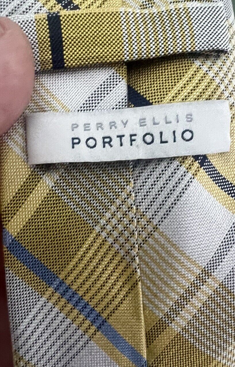 4 Ties For 12.00 Make An Offer/ APT. 9, NAUTICA, Tommy Hilfiger, Perry Ellis