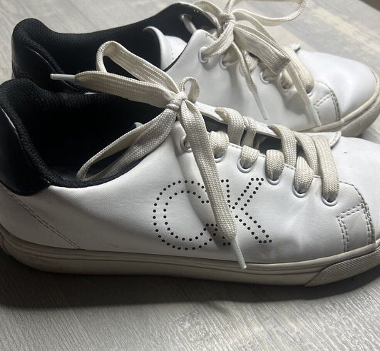 Calvin Klein KCCIZZO WOMENS White Black Lace Up Casual Shoes Sneakers SIZE 8M