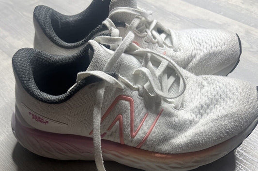 New Balance Men's Size 6 Woman’s Size 7 1/2 Fresh Foam