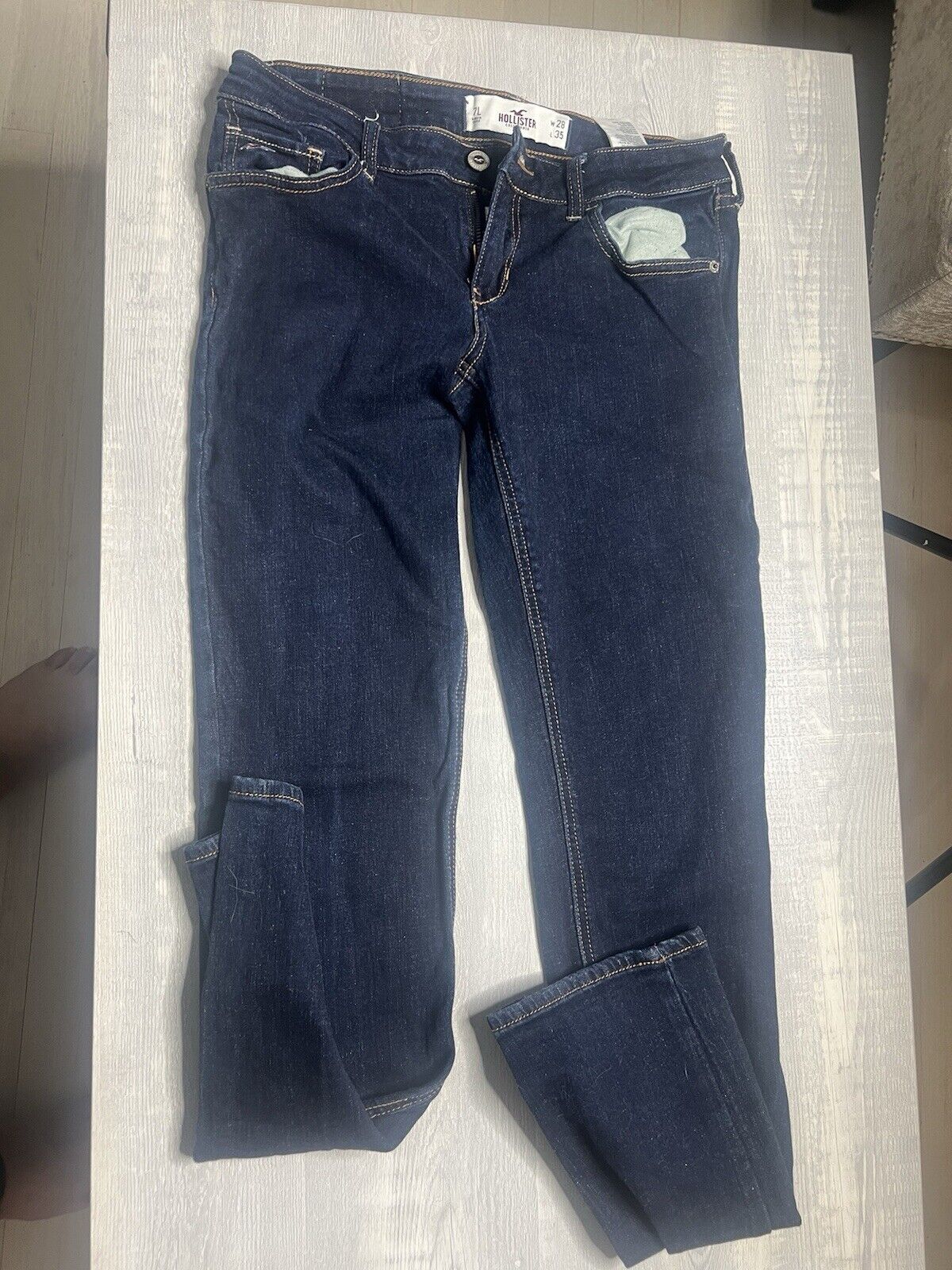 (2) Hollister Women’s Stretch Size 7 W28  Medium Wash Denim
