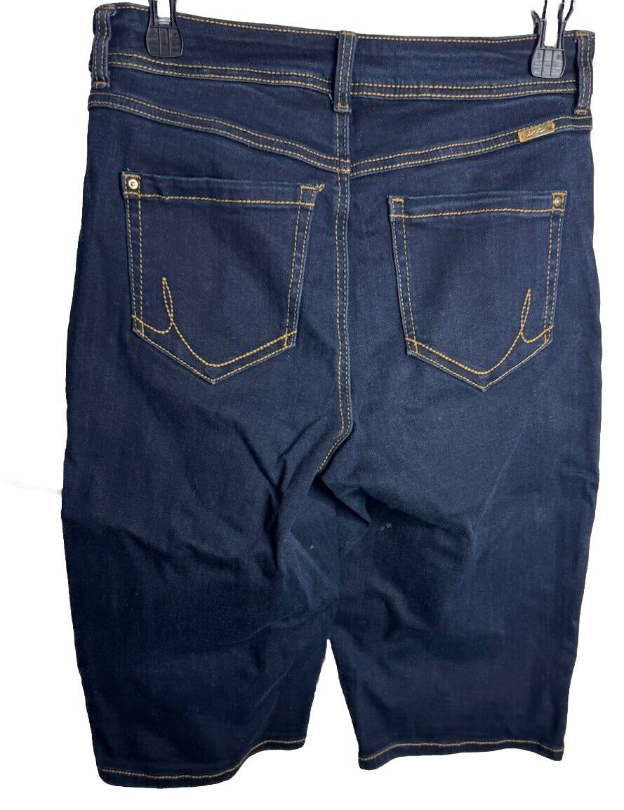 INC Skinny Leg Curvy Fit Women's size 4 Dark Wash Blue Denim jeans