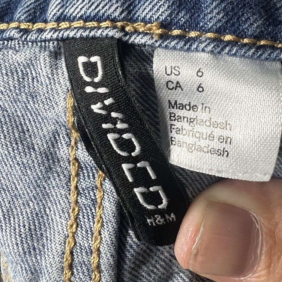 H&M DIVIDED Medium Denim Wash Distressed Shorts Size 6