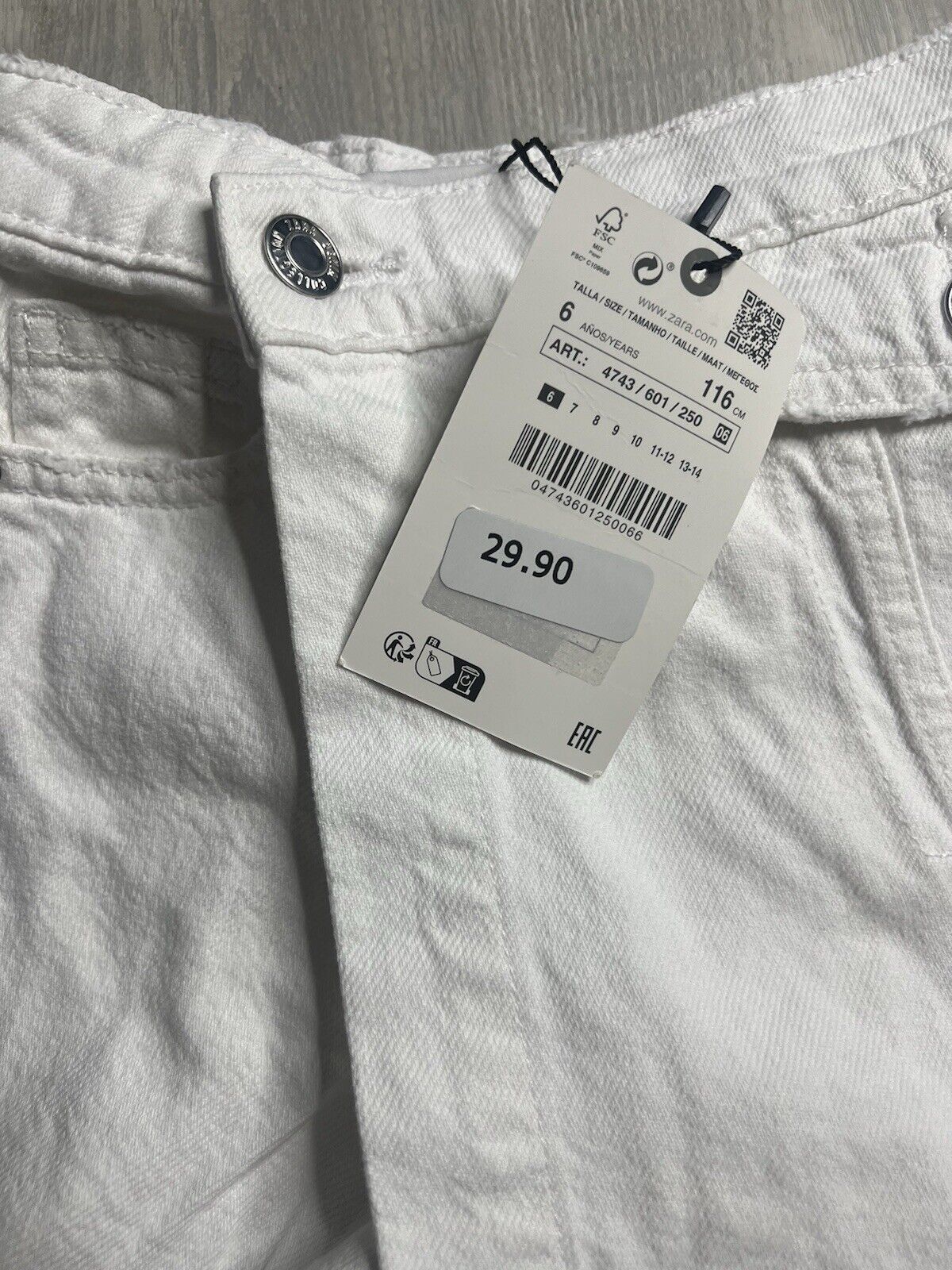 NWT ZARA Shorts White Denim Blend  Size 6