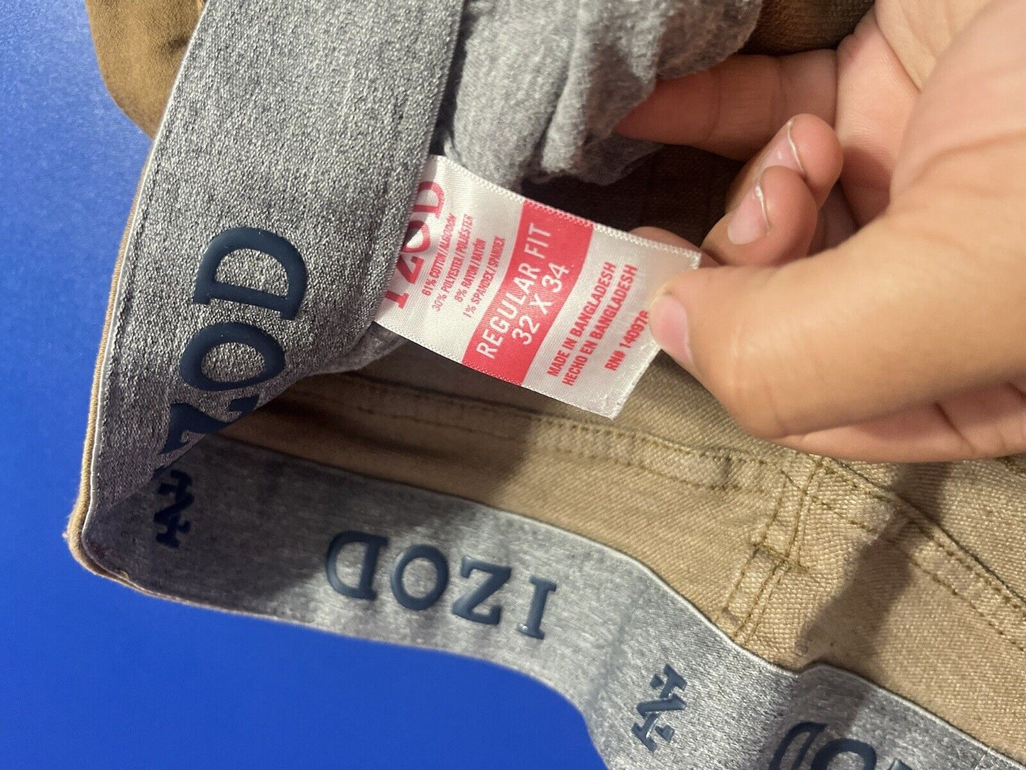 IZOD Men's Relaxed Fit Comfort Stretch Denim Jeans Vintage Khaki 32X34 NWT
