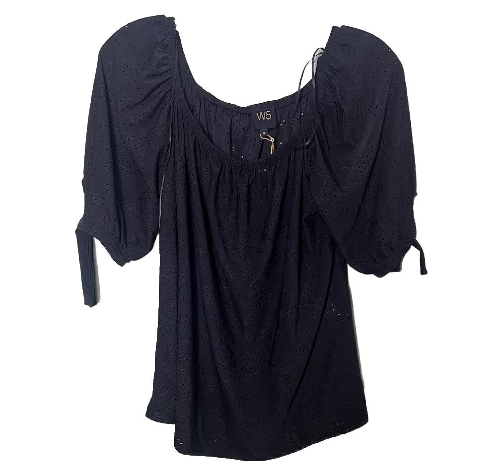 W5 Women Size Medium Eyelet Knit Top Pullover Short Flutter Sleeve Casual