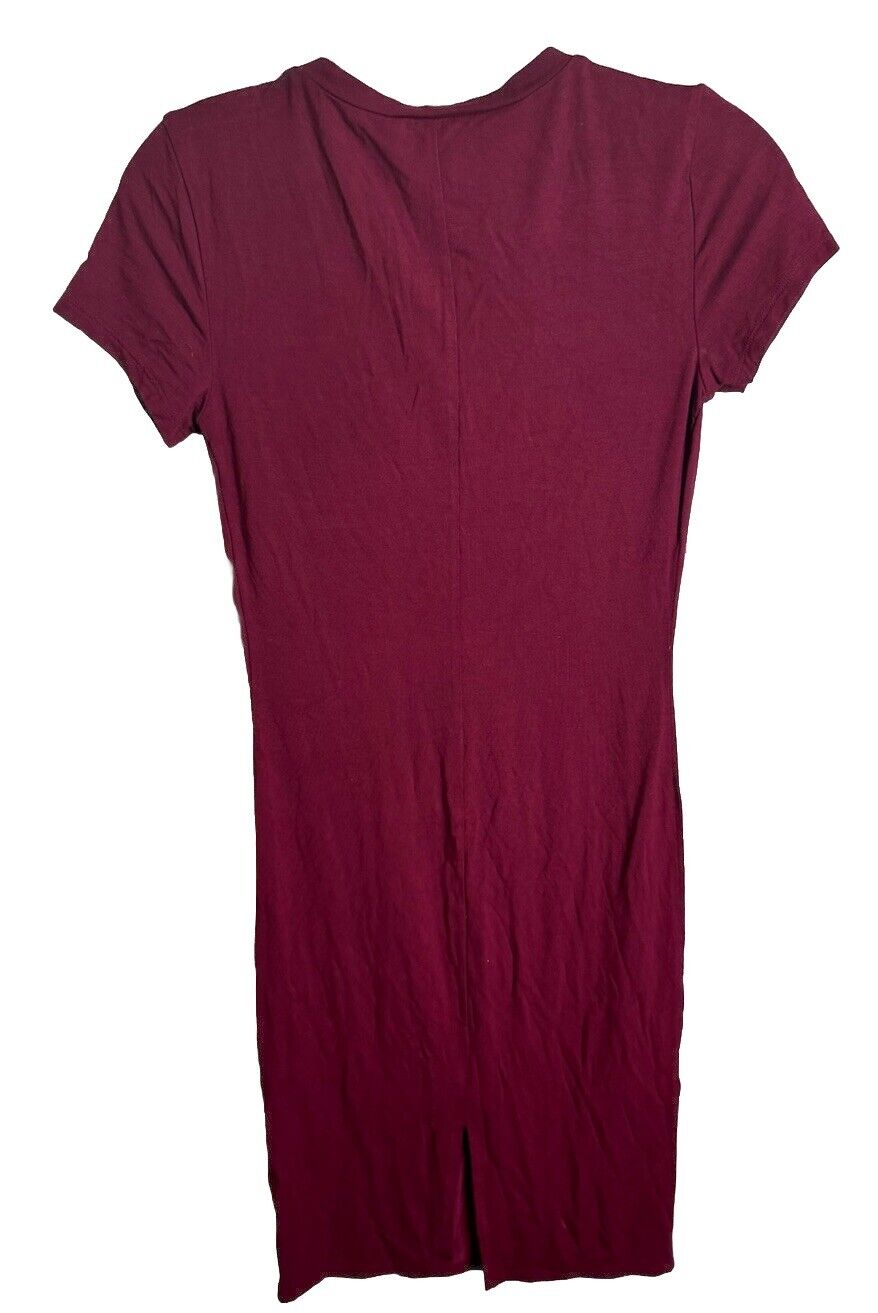 Forever 21 Red Short Sleeves Form Fitting Everyday Dress Sz S