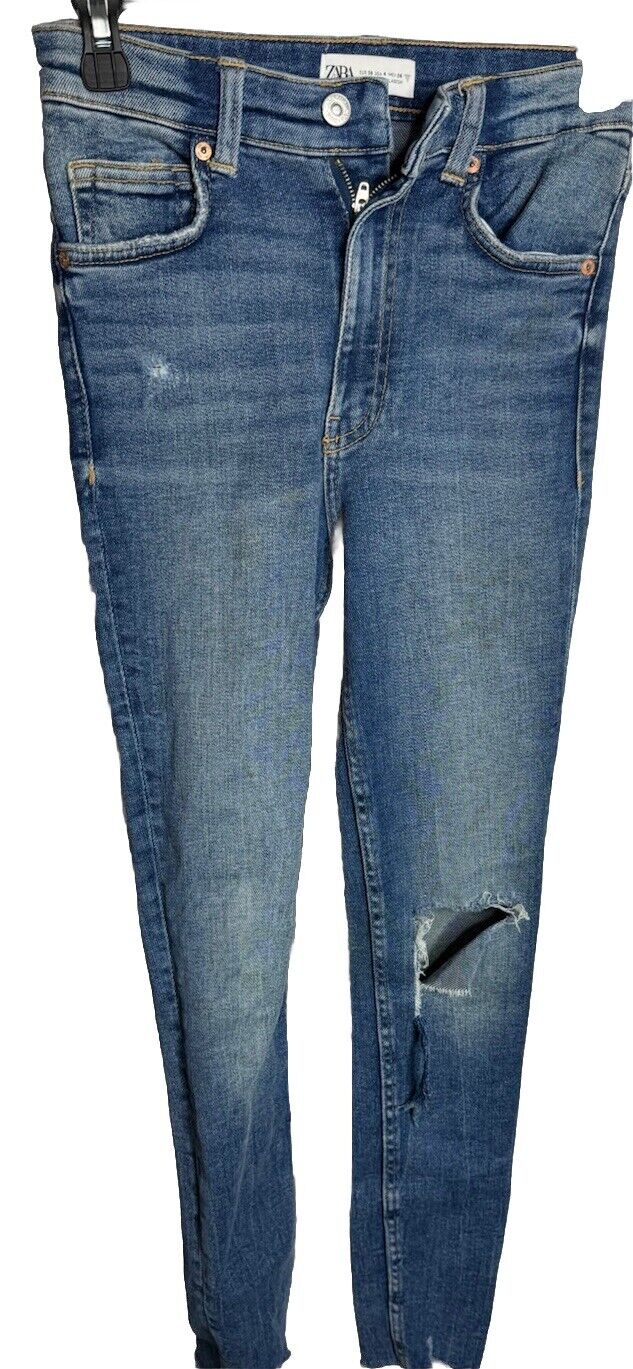 Zara Women's Mid Rise Size 4 Light Wash Straight LegJeans  100% Cotton