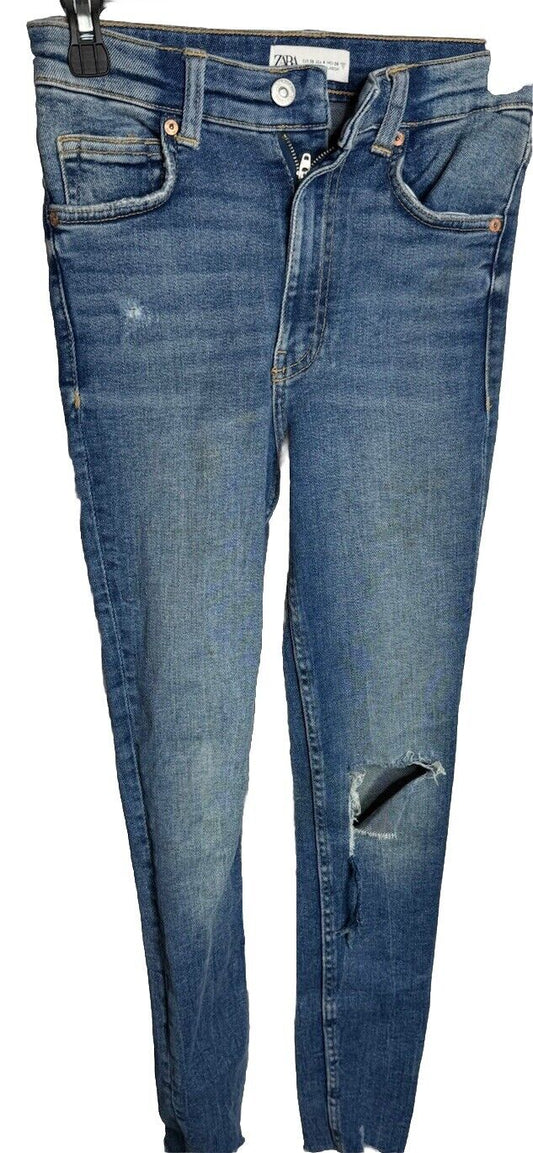 Zara Women's Mid Rise Size 4 Light Wash Straight LegJeans  100% Cotton
