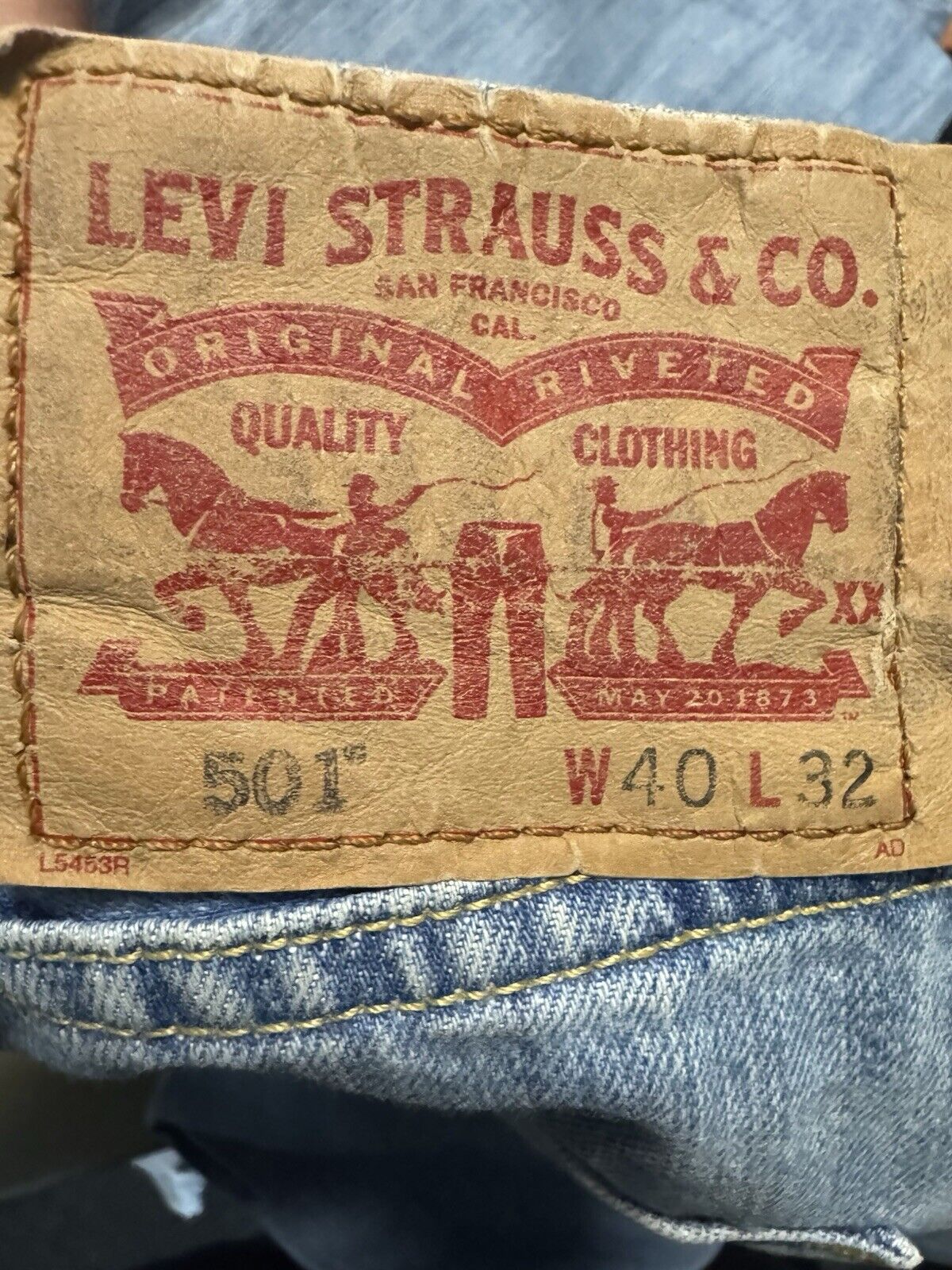 Levis 501 Button Fly Original Fit 40x32 100% Cotton Denim Jeans