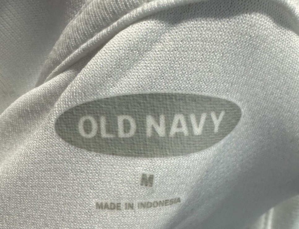 Old Navy Men’s Polo Classic fit . Size medium