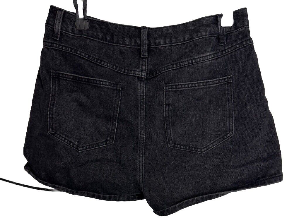 Fashion Nova Women's On The Cuff Stretch Denim Shorts Medium