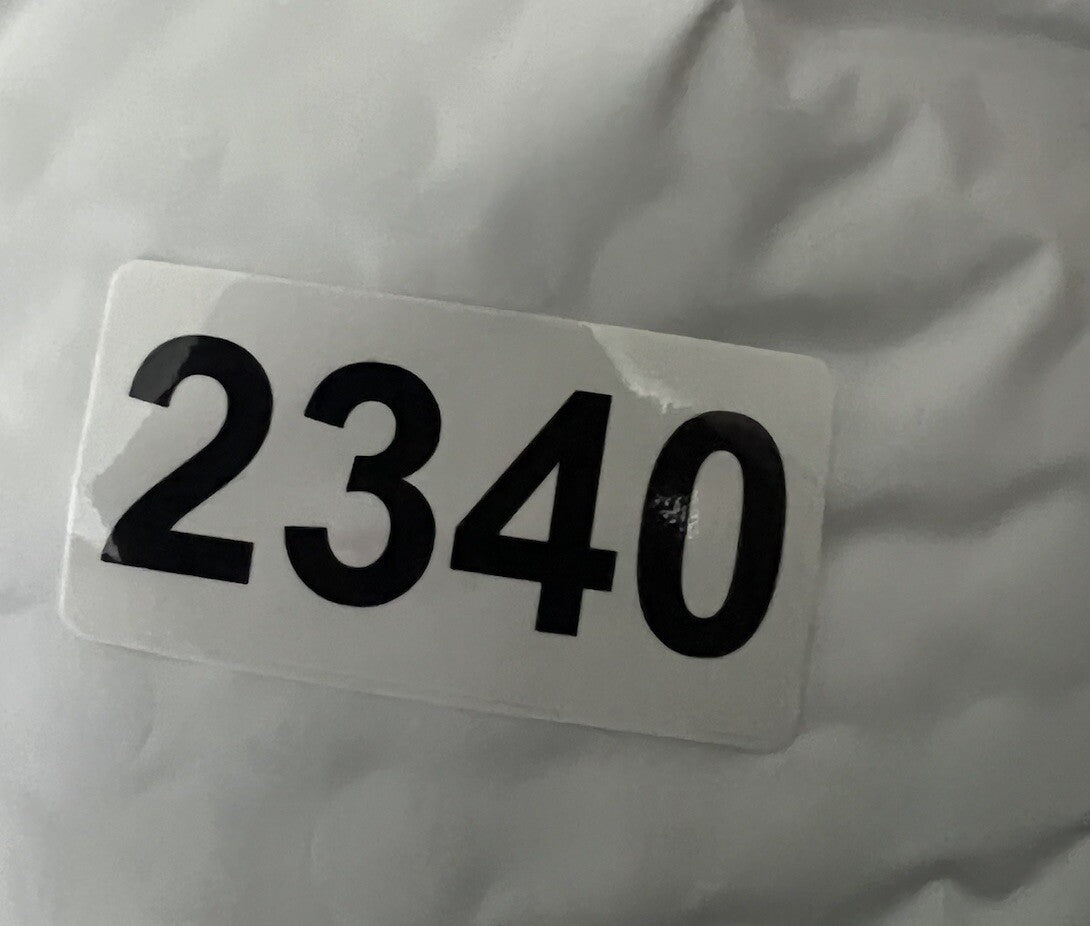 TOMMY HILFIGER CLASSICS SZ Medium 15.5- 16