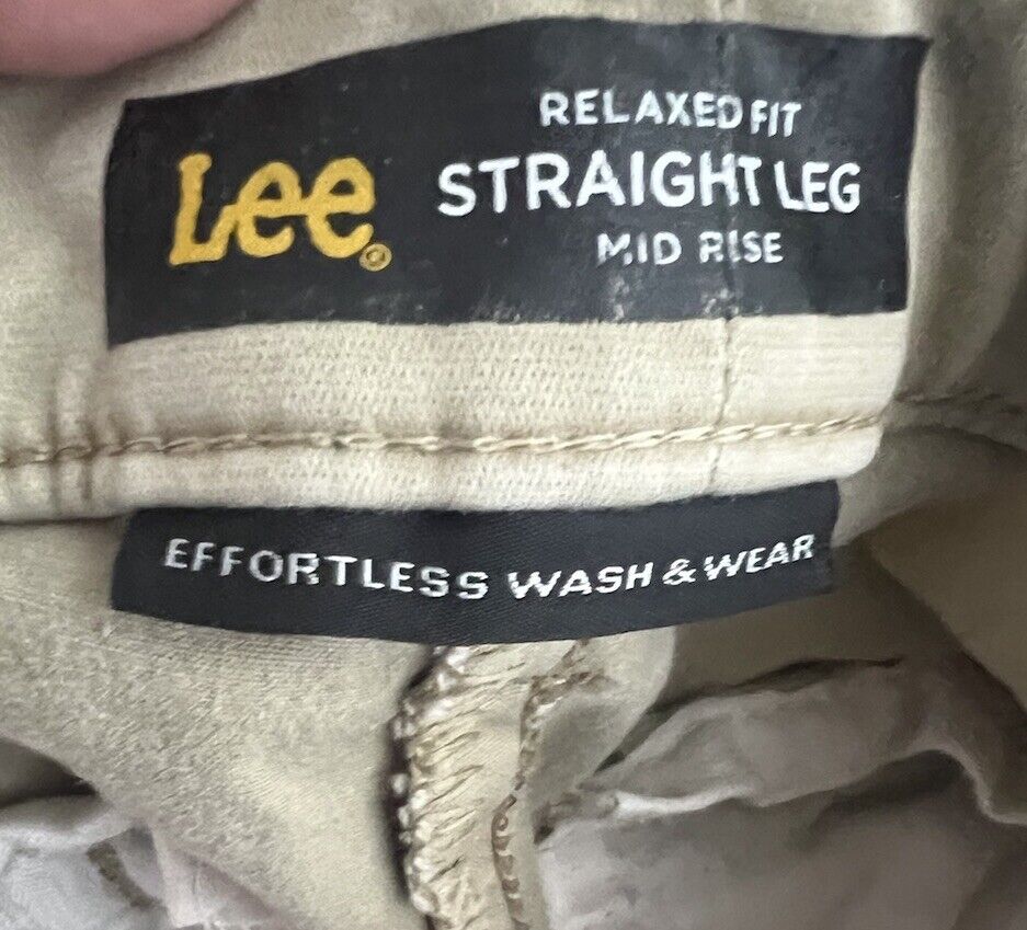 Lee Women's Pants Size 14  Classic Fit Straight Leg High Rise