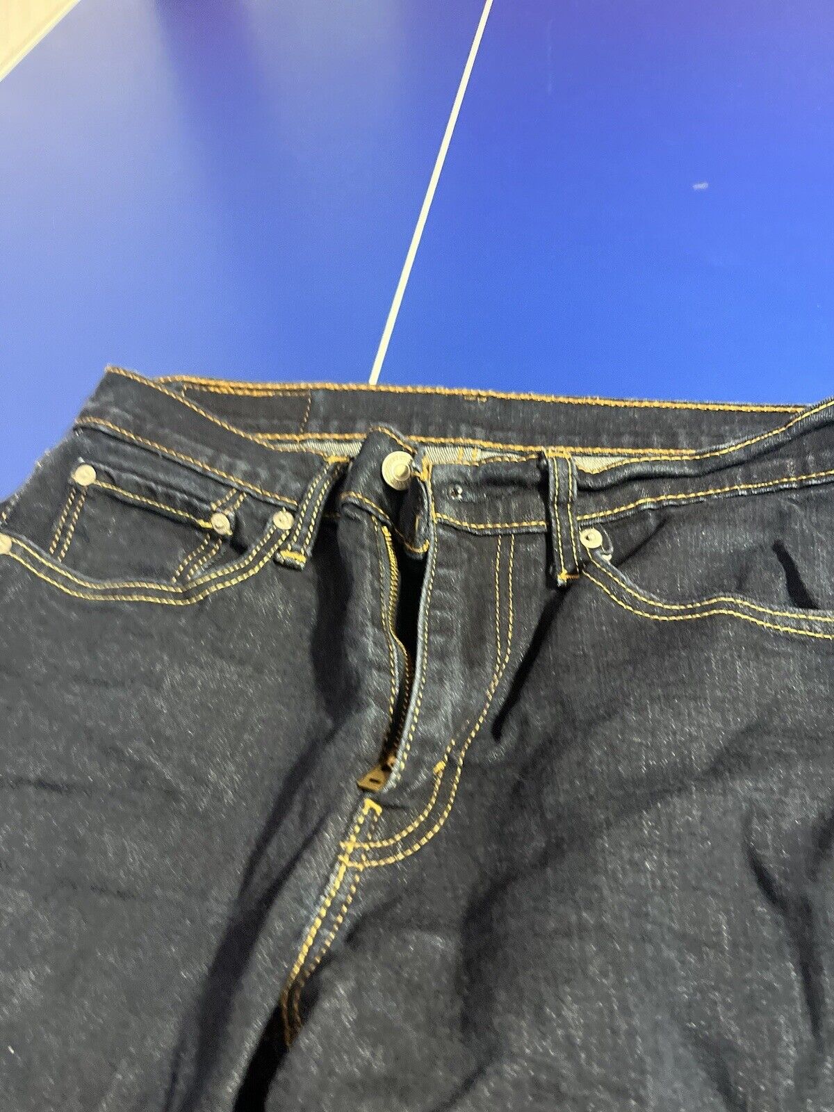 512 Levi’s, 31 Waist, 30 Length, Men’s, Dark Blue Color, Tapered Fit, Rare Find