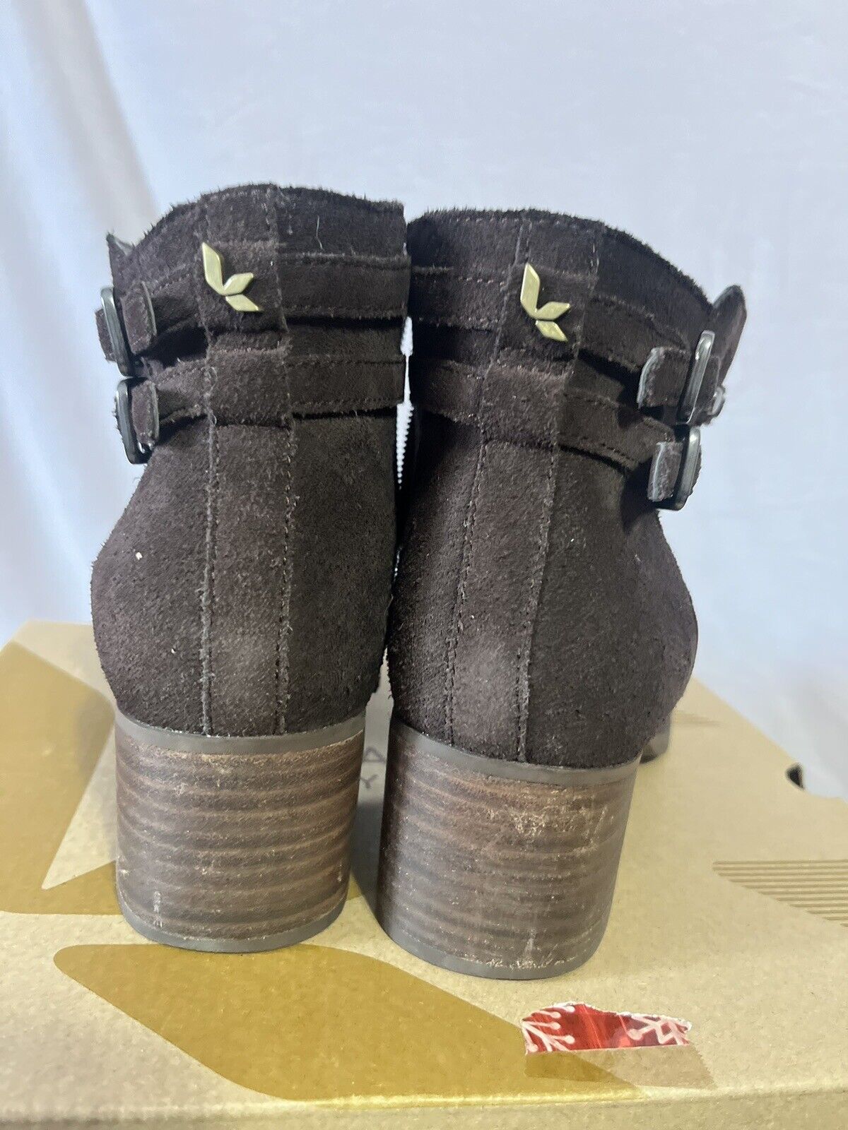 koolaburra by ugg, Women’s Size 7, Suede Brown Heeled Boots, Rare Find,