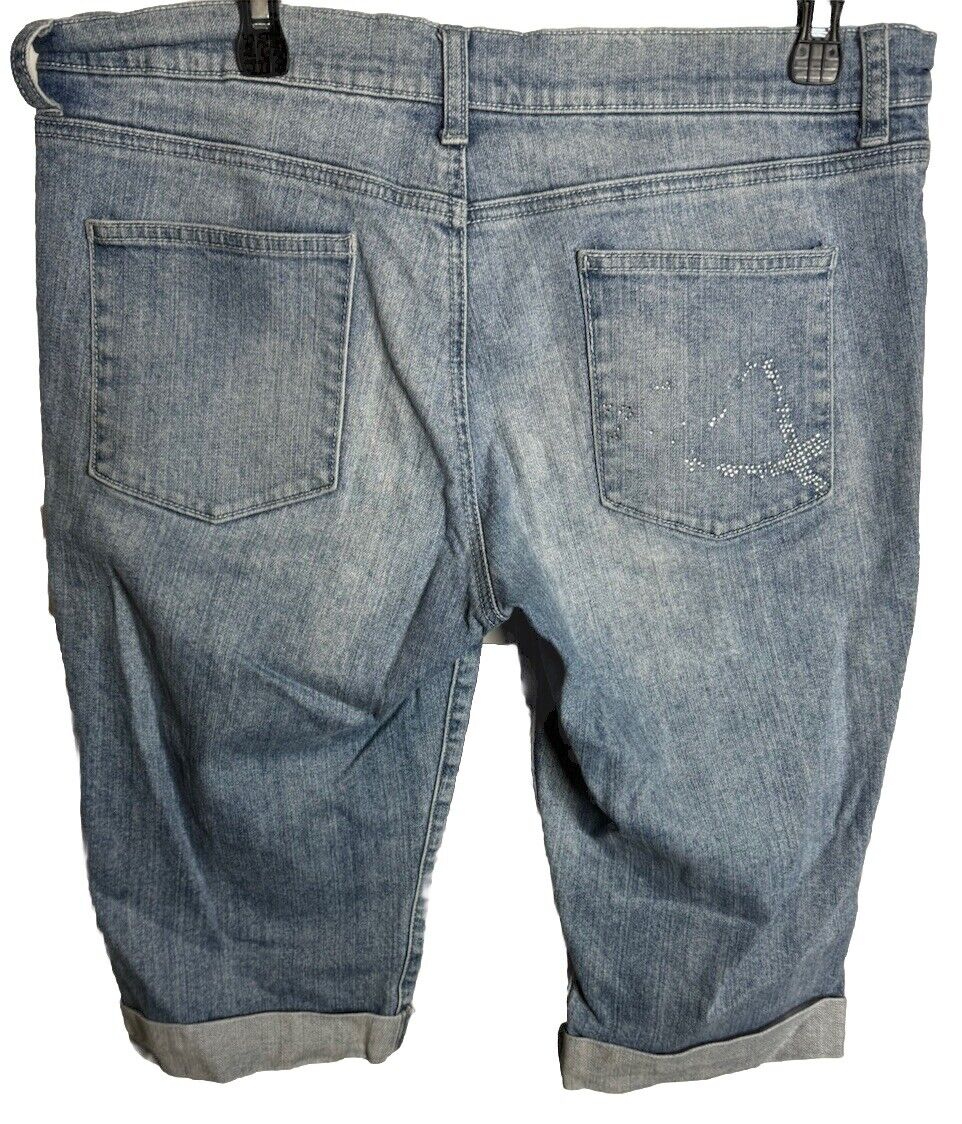 New York & Company Cuffed Skimmer Women's size 12 Wash Blue Denim Jeans