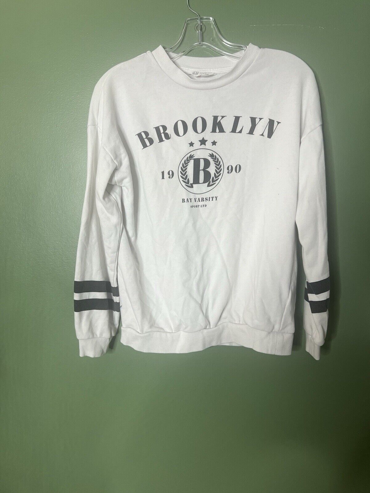 H&M White Brooklyn Sweater Size 16