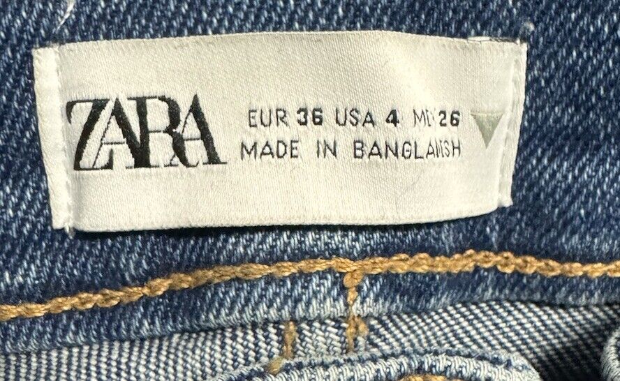 Zara Women's Mid Rise Size 4 Light Wash Straight LegJeans  100% Cotton
