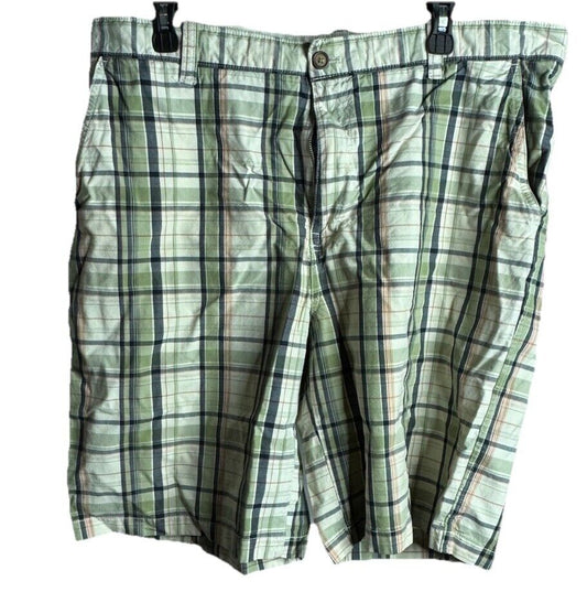 IZOD Shorts Men's 38