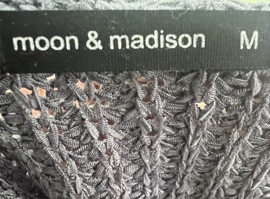Moon and Madison Cropped Sweater Size M