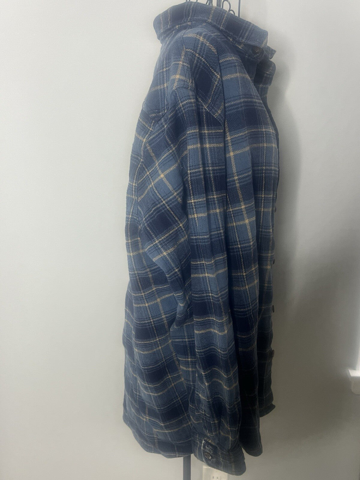Stanley Flannel Shirt Mens XL Blue Plaid Long Sleeve Button, Minimal Damage
