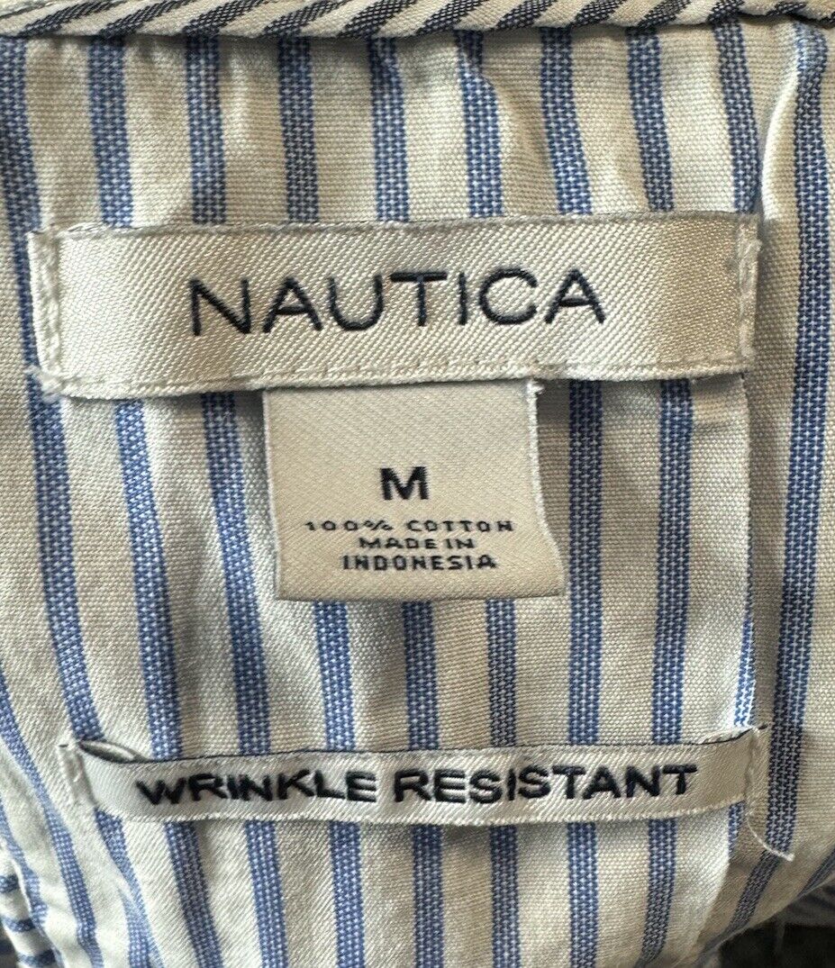 Nautica mens button down shirt size Medium long sleeve