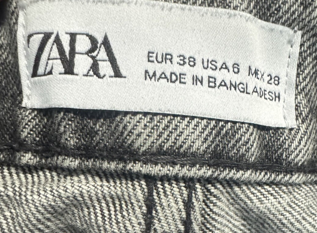 Zara Woman’s Denim Shorts  Size 6 Distressed Raw Hem