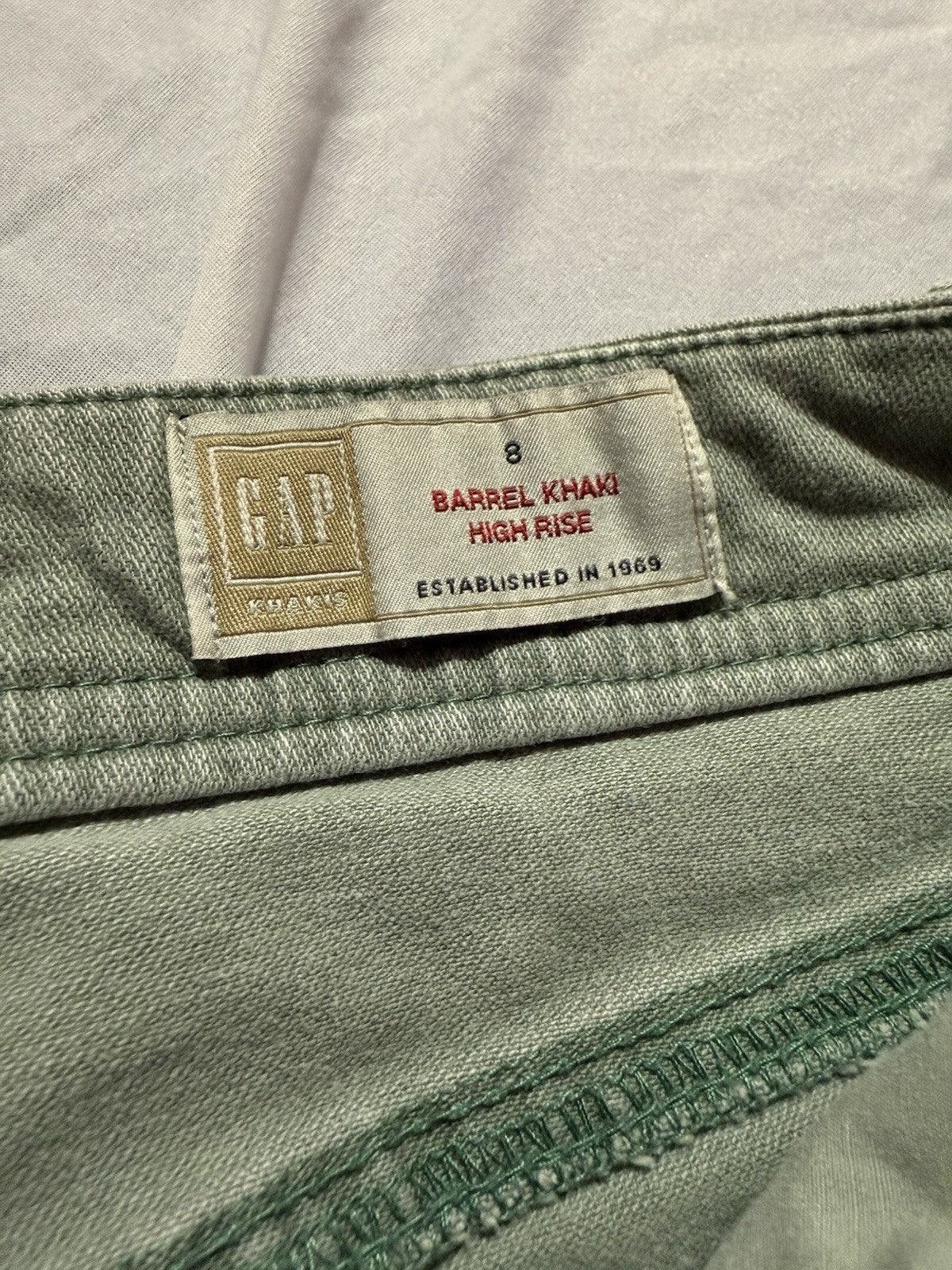 Gap Barrel Khaki High Rise Pants Size 8