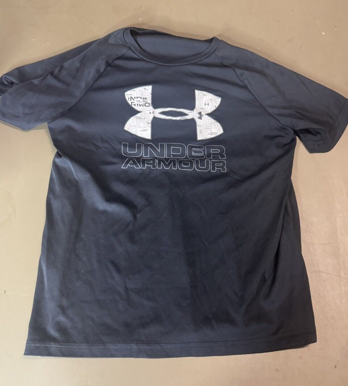 Boy's Under Armor Dry Fit Tee-Shirt / Size YXL