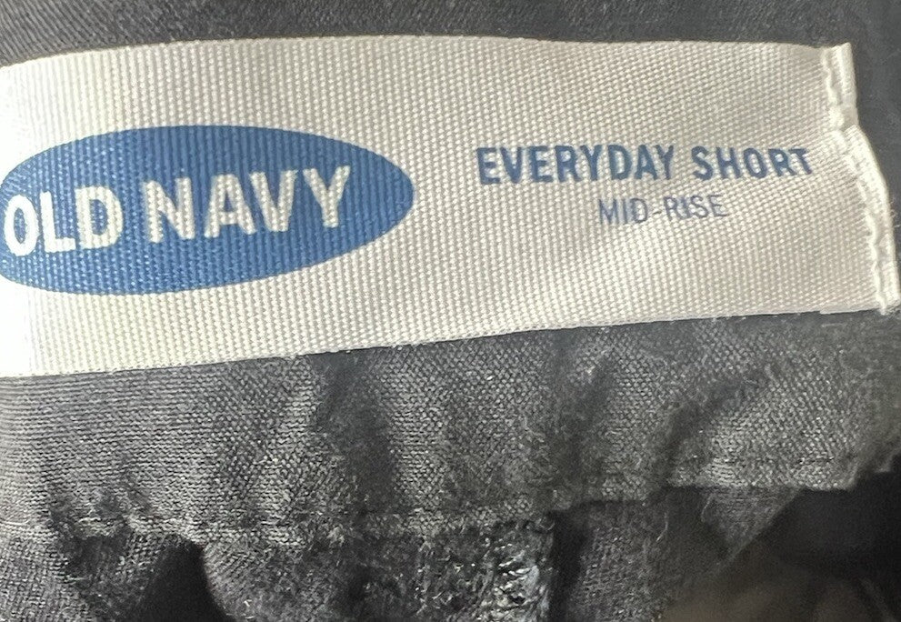 Old Navy Women’s Everyday Short Mid-rise 5" inseam size 8