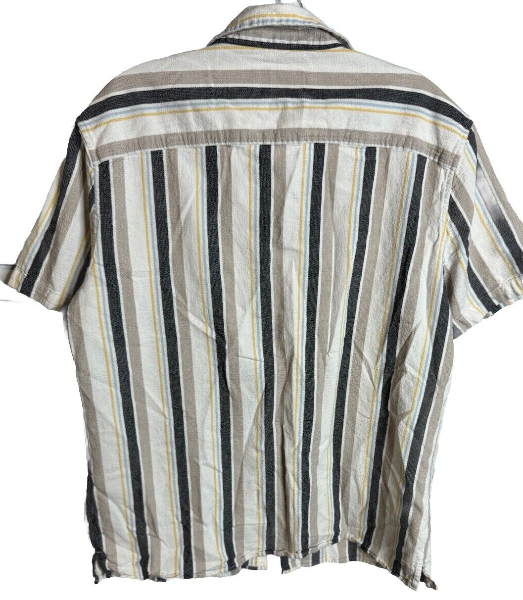 Goodfellow and Co. Men's Button-Down T-Shirt Size Large  Short Sleeve