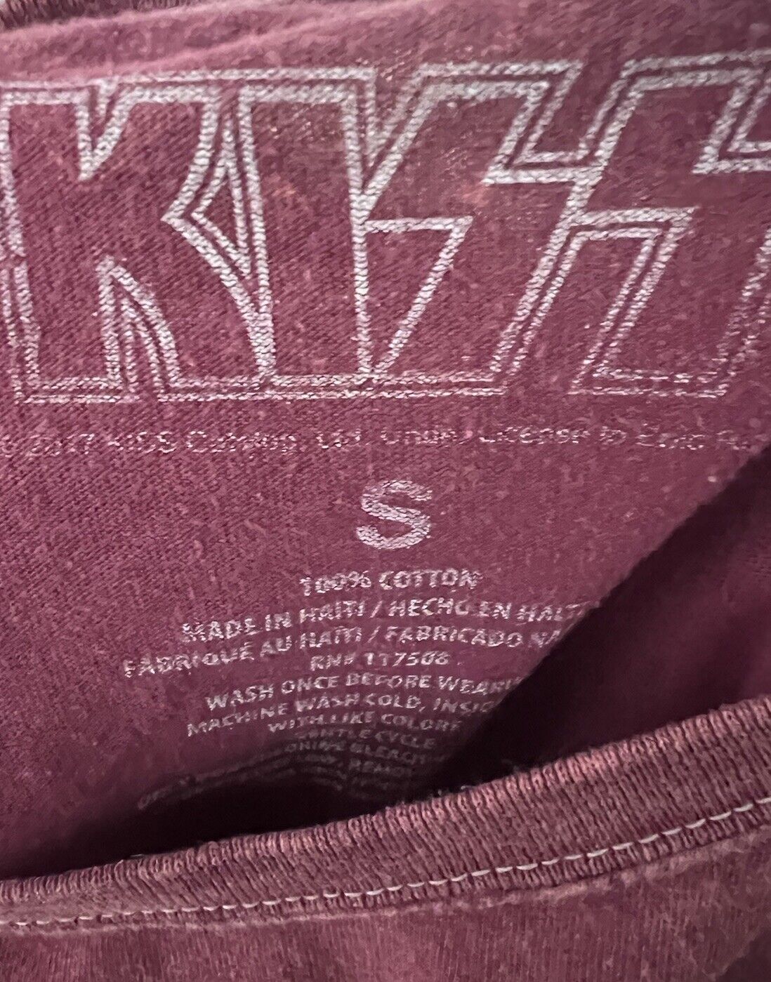 Vintage Kiss Band T-shirt Size Small Graphics With Band