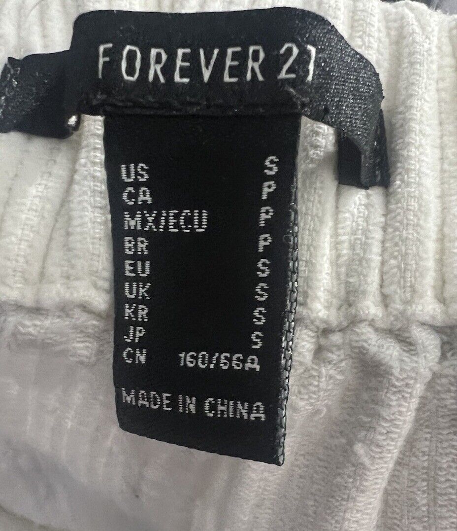 Forever 21 Women’s White Shorts Size Small