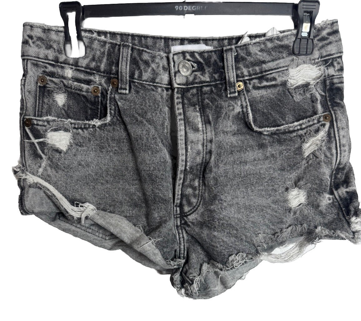 Zara Woman’s Denim Shorts  Size 6 Distressed Raw Hem