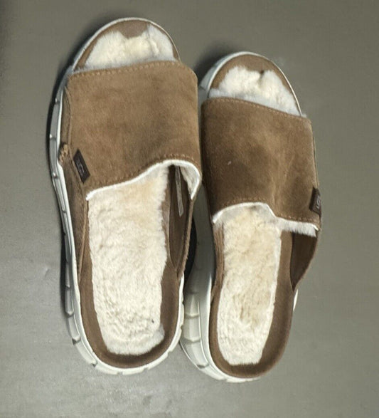UGG W Women's Slippers - Chestnut, Size 5 US womens