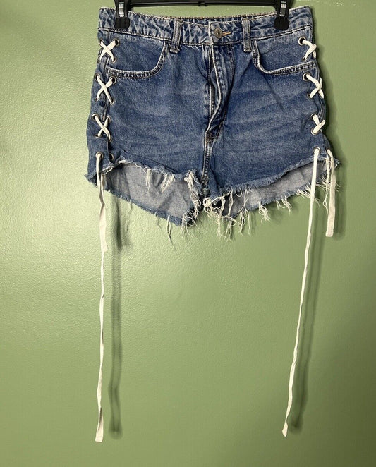 H&M DIVIDED Medium Denim Wash Distressed Shorts Size 6