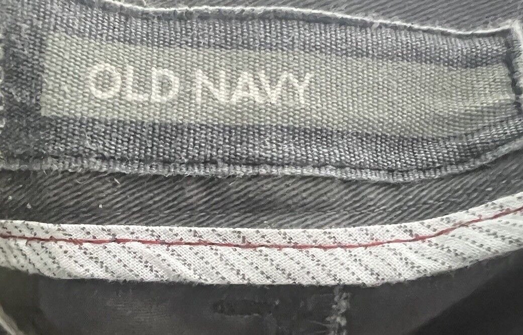 Old Navy Men's 42 x 30  Athletic Ultimate Tech Built-In Flex Chino Pants