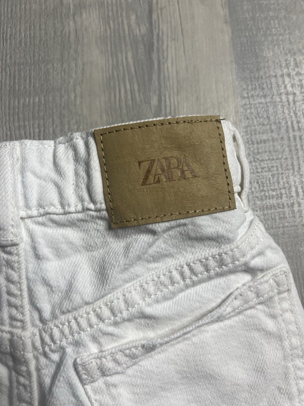 NWT ZARA Shorts White Denim Blend  Size 6