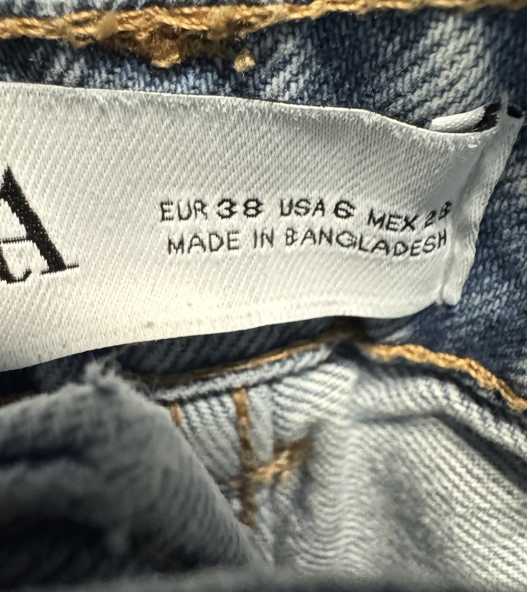 Zara Women’s High Ride Jeans 6 Light Wash Straight Leg